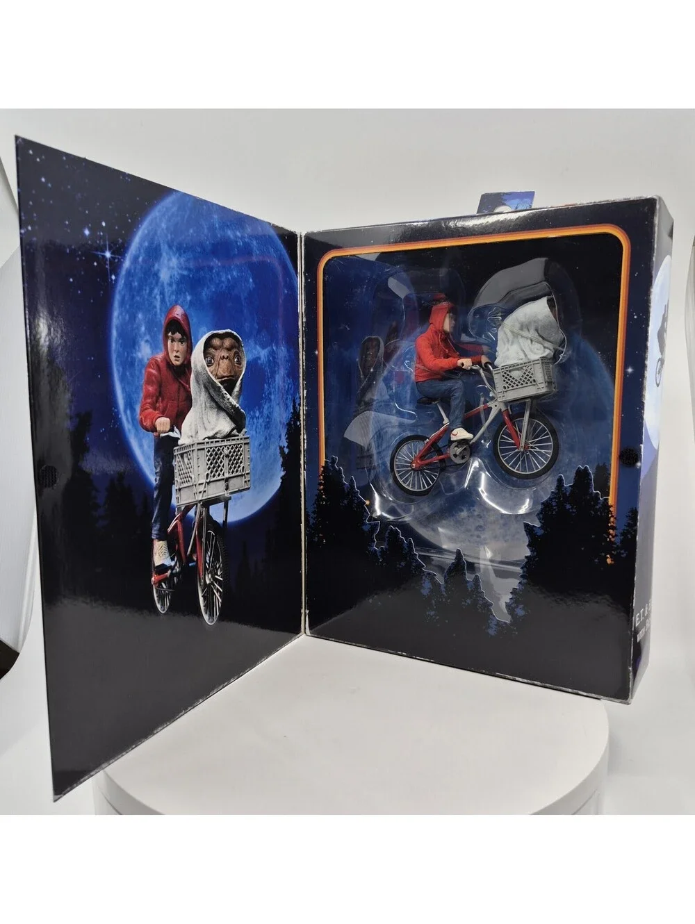 NECA E.T The Extra-Terrestrial 40th Anniversary Elliott and E.T. On Bicycle NEW